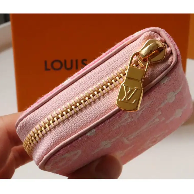 Fashionrepsfam ru LV 2204DJ0034 Bag 0603